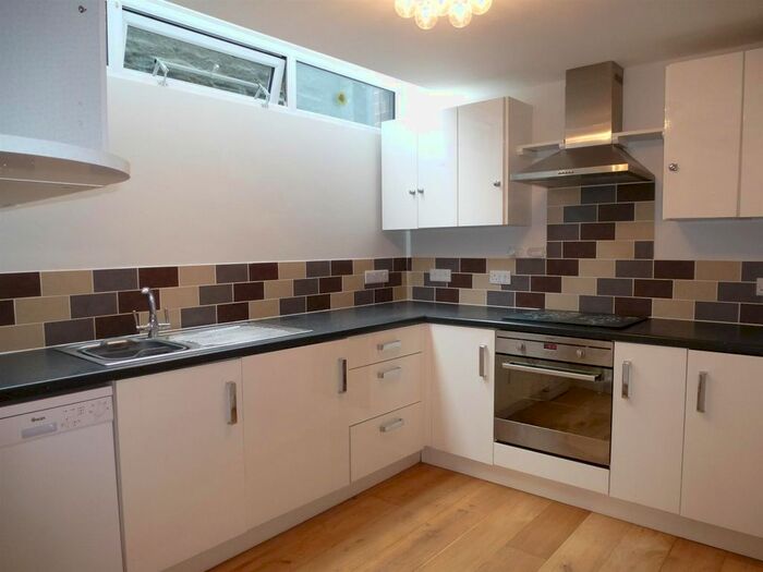 1 Bedroom Flat To Rent In North Street, Easebourne, Midhurst, GU29