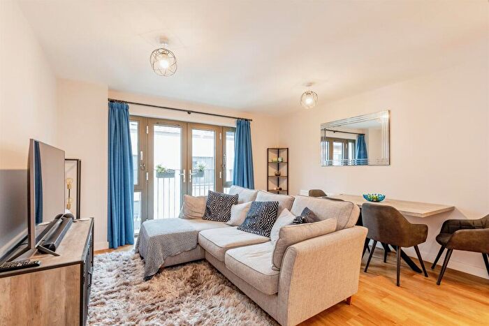 1 Bedroom Flat For Sale In Rope Walk, Bristol, BS1