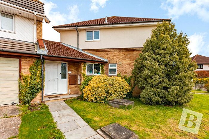 2 Bedroom Maisonette To Rent In Charleston Avenue, Basildon, SS13