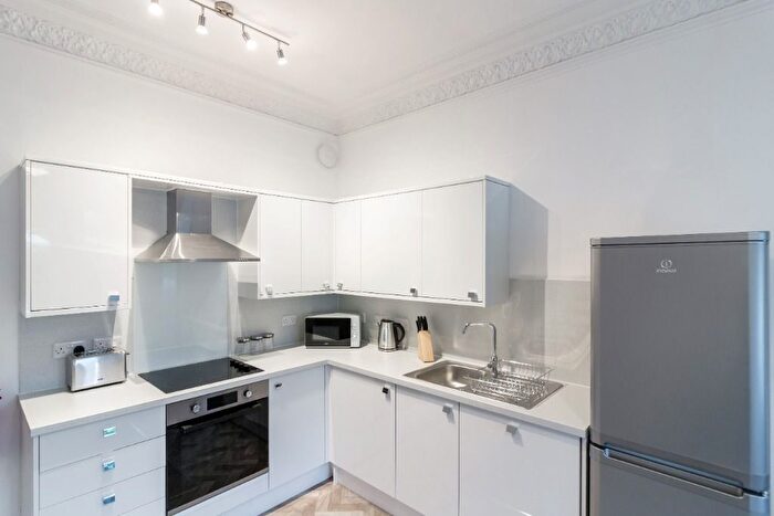 3 Bedroom Flat To Rent In Baxter Park Terrace, Stobswell, Dundee, DD4