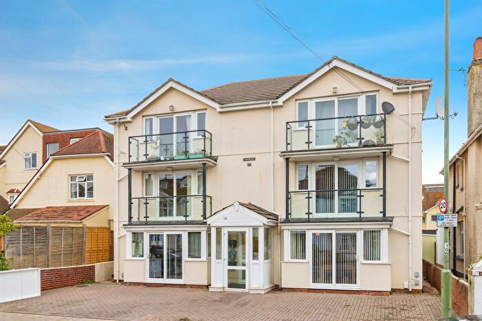 2 Bedroom Flat For Sale In Manor Road, Paignton, TQ3