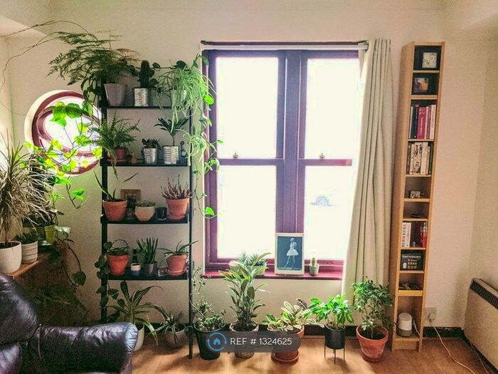 1 Bedroom Flat To Rent In Leabank Square, London E9