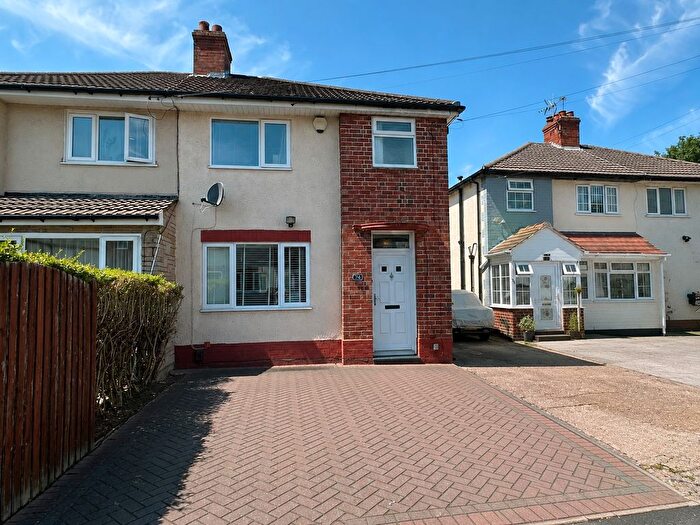 3 Bedroom Semi Detached House For Sale In Crathorne Avenue, Wolverhampton, WV10