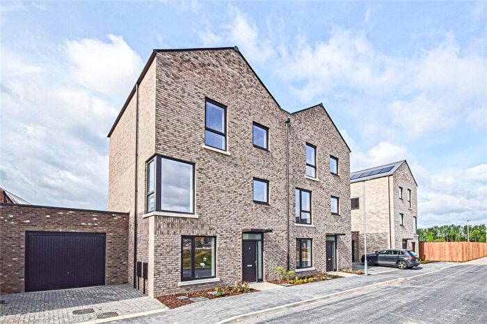 5 Bedroom Semi-Detached House To Rent In Gregory Park South, Cambridge, CB5