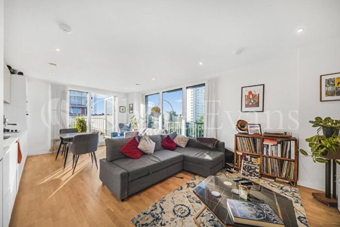 2 Bedroom Flat For Sale In Grove Street, Deptford Landings, Deptford, London, SE8