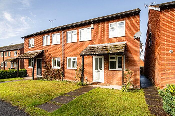 4 Bedroom Semi-detached House For Sale In Beaufort Close, Didcot, OX11