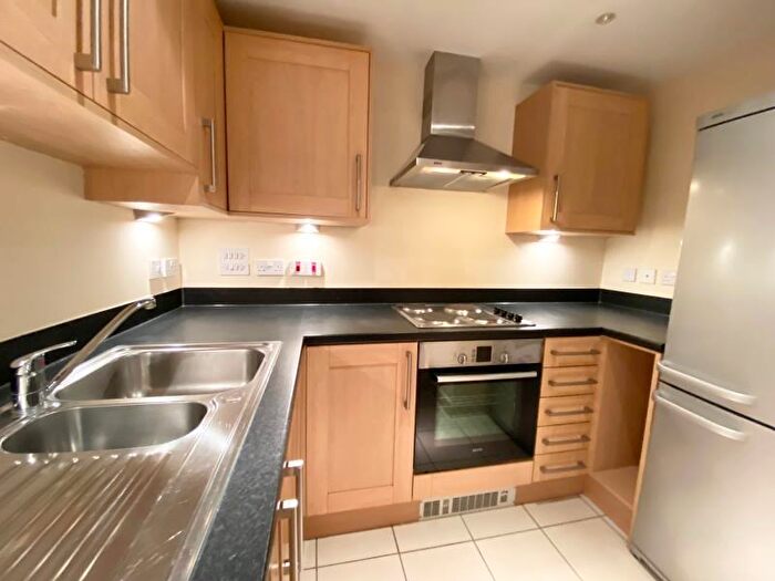 1 Bedroom Flat To Rent In Woking, Surrey, GU21
