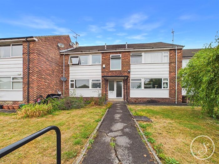 1 Bedroom Flat For Sale In Falkland Court, Leeds, LS17