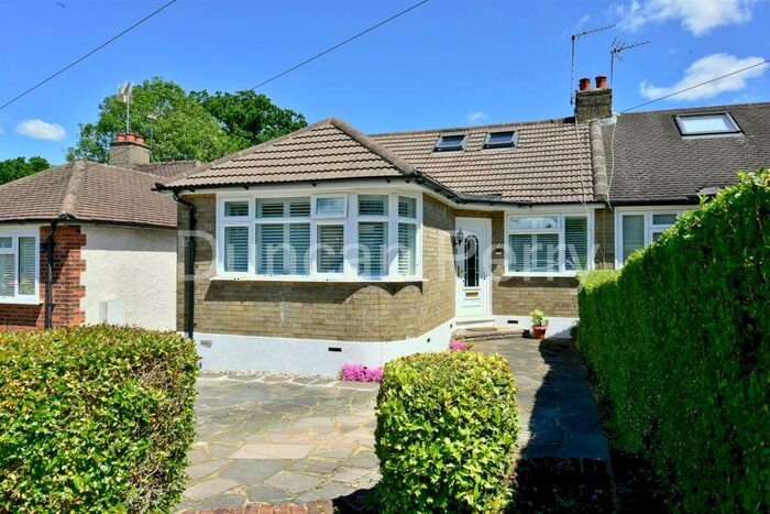 4 Bedroom Semi-Detached Bungalow For Sale In Aberdale Gardens, Potters Bar, EN6