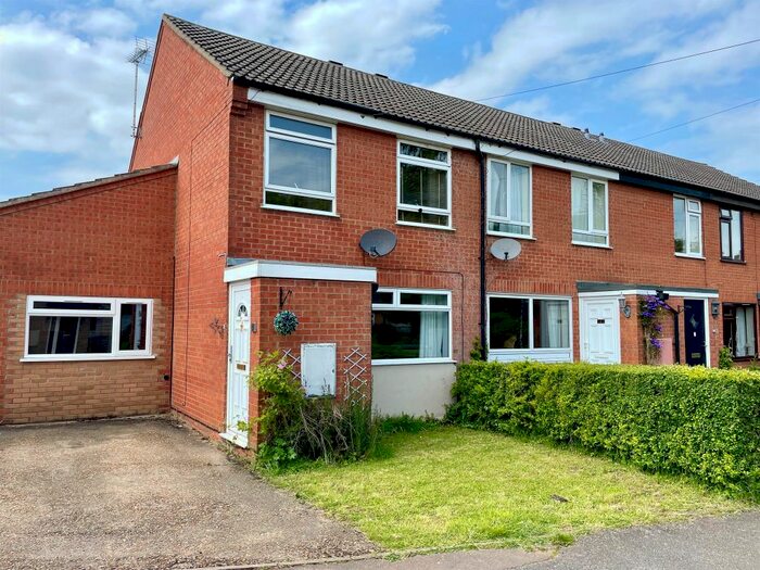 3 Bedroom End Of Terrace House For Sale In Mortlock Gardens, Abington, Cambridge, CB21