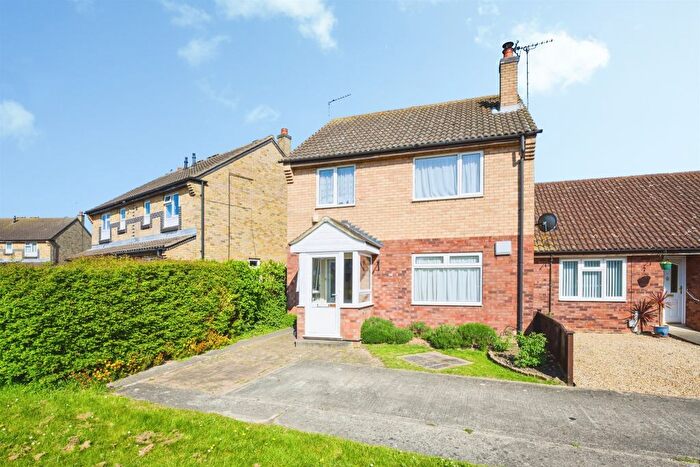 3 Bedroom Semi-Detached House For Sale In Laburnum Avenue, Yaxley, Peterborough, PE7