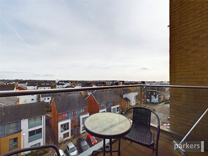1 Bedroom Flat For Sale In Drake Way, Reading, Berkshire, RG2