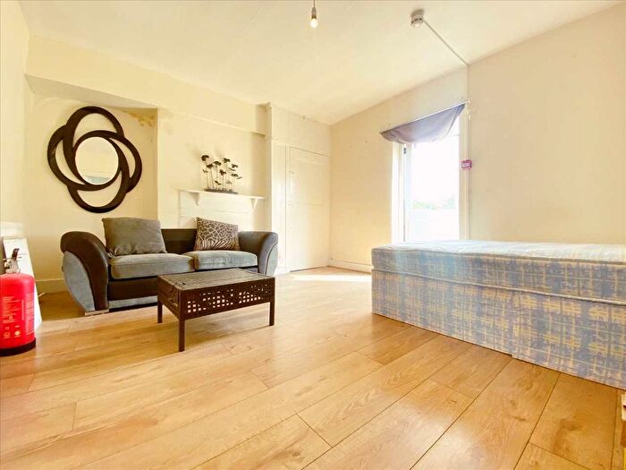 1 Bedroom Flat To Rent In Ruislip Road, Greenford, Greenford, UB6