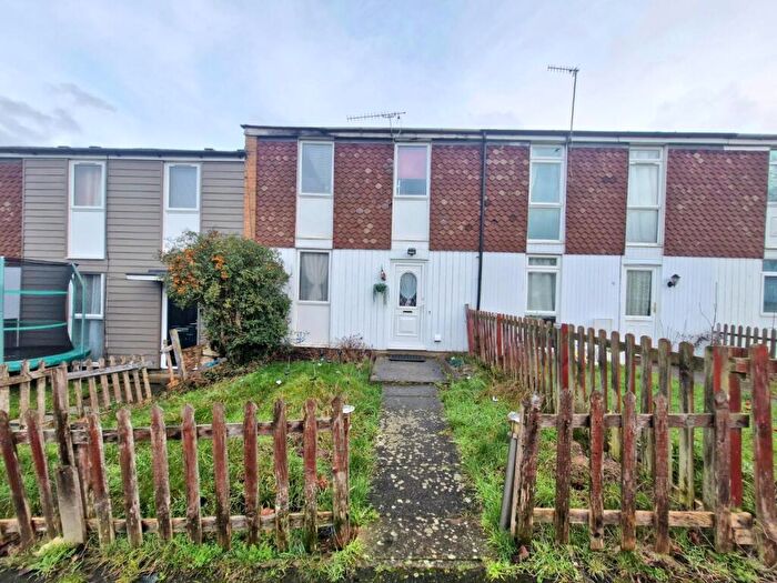 3 Bedroom Terraced House For Sale In The Briars, Briar Hill, Northampton, NN4