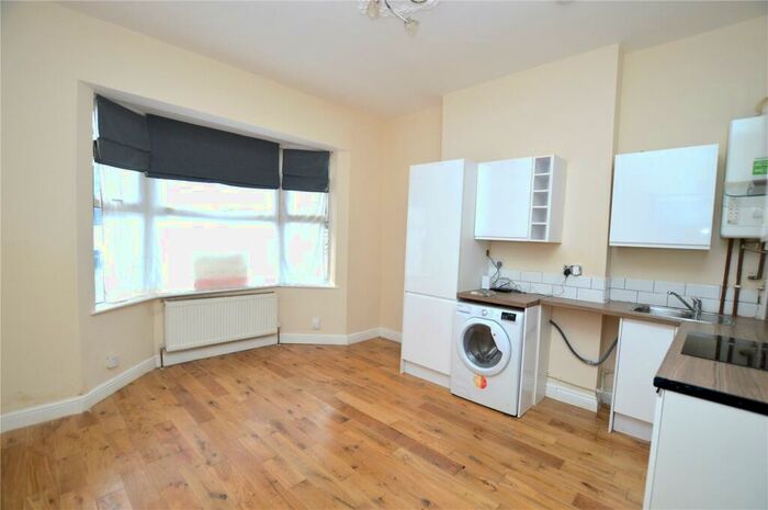 1 Bedroom Apartment To Rent In Egerton Road, London, SE25
