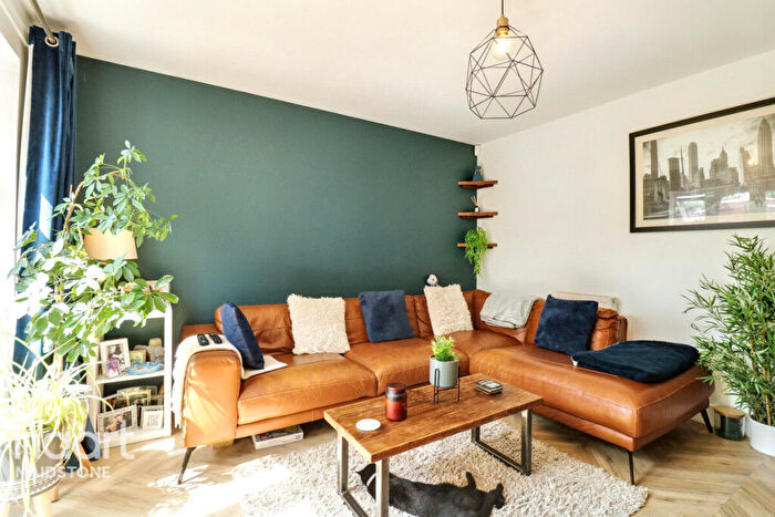 4 Bedroom Detached House For Sale In Tilling Close, Maidstone, ME15