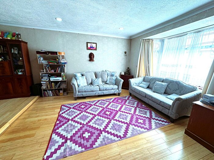 3 Bedroom Semi-Detached House To Rent In Easternville Gardens, Ilford, IG2