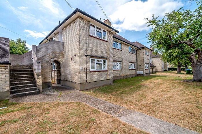 2 Bedroom Maisonette For Sale In Cannon Road, Bexleyheath, Kent, DA7