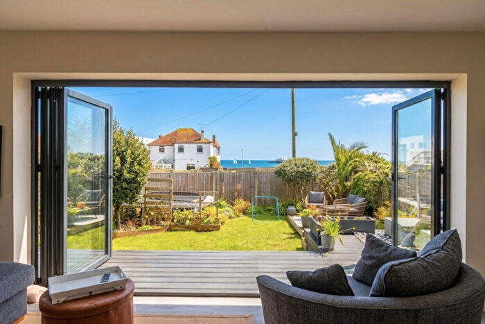 3 Bedroom Detached House For Sale In The Broadway, Herne Bay, CT6