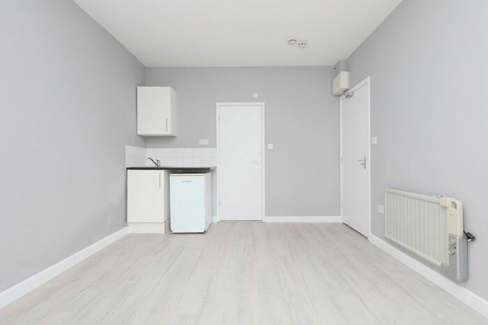 Studio To Rent In Brandville Road, West Drayton, UB7