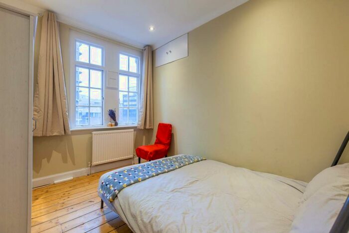 1 Bedroom Flat To Rent In Fairchild Place, Shoreditch, London, EC2A