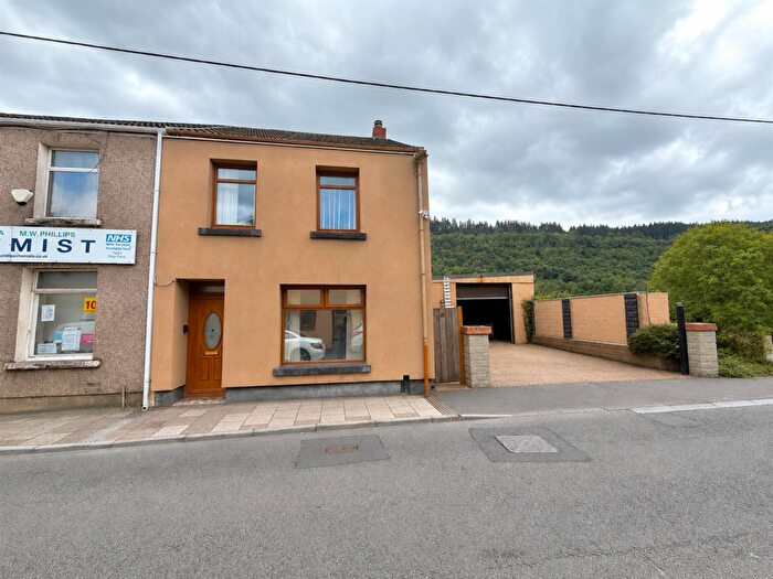 3 Bedroom End Of Terrace House For Sale In Glanaman Road, Cwmaman, Aberdare, CF44
