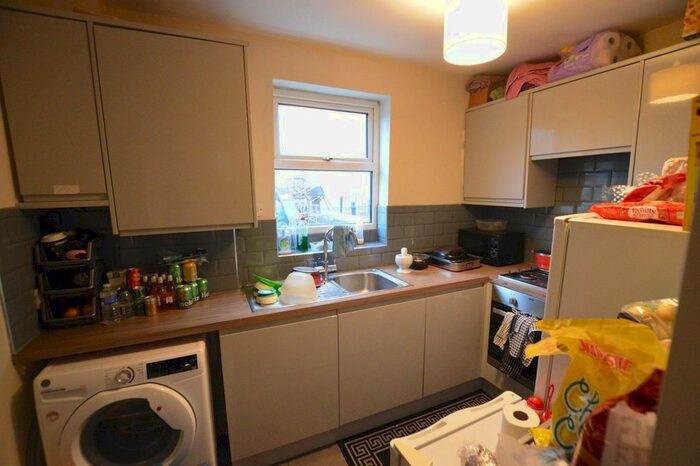 3 Bedroom Flat To Rent In High Street, Walthamstow, E17