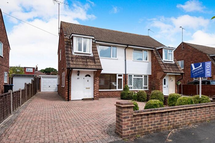 3 Bedroom House To Rent In Northwood Avenue, Knaphill, Woking, GU21