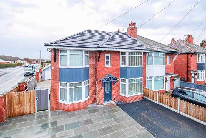 5 Bedroom Semi-Detached House For Sale In Wood Lane, Rothwell, Leeds, LS26