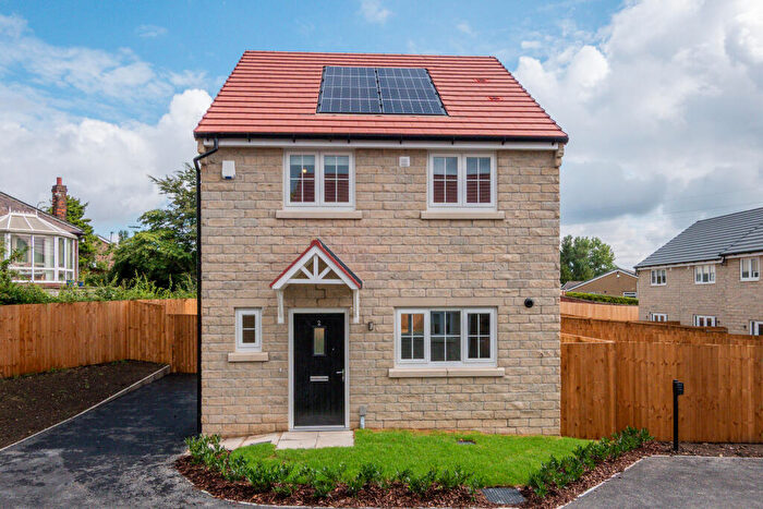 4 Bedroom House To Rent In Wheel House Drive, Bradford, BD6