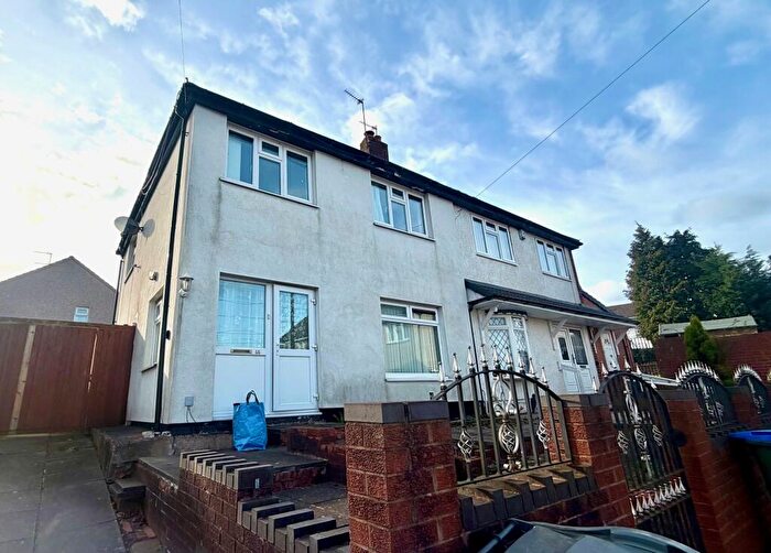 3 Bedroom Semi-Detached Bungalow To Rent In Hampshire Road, West Bromwich, B71