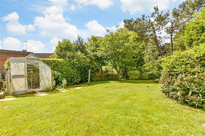 3 Bedroom Chalet For Sale In Hurst Close, Tenterden, Kent, TN30