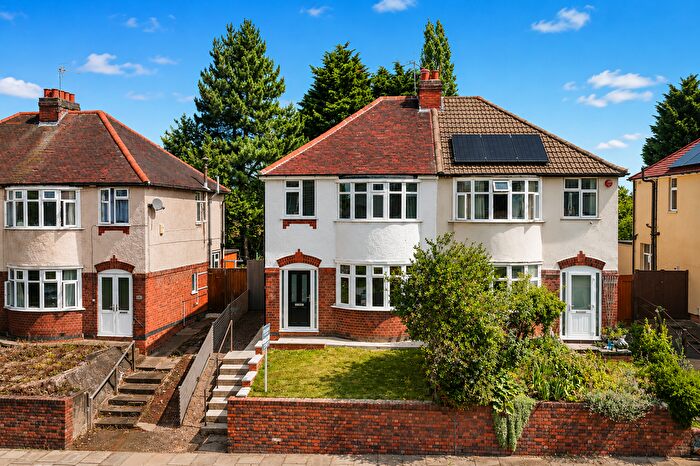 3 Bedroom Semi-Detached House For Sale In Marsden Lane, Leicester, Leicestershire, LE2