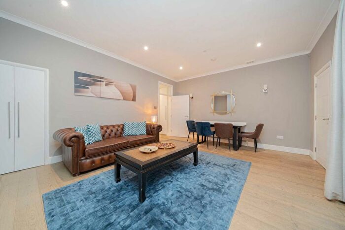 2 Bedroom Flat To Rent In Kensington Gardens Square, Notting Hill, W2