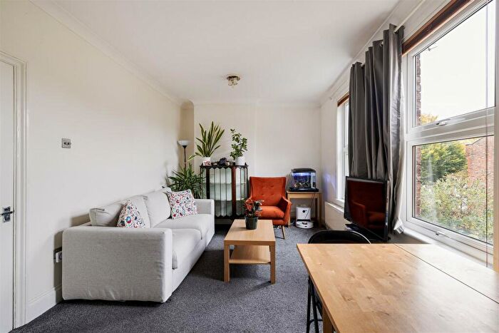 2 Bedroom Apartment To Rent In Brighton Avenue, Walthamstow, E17