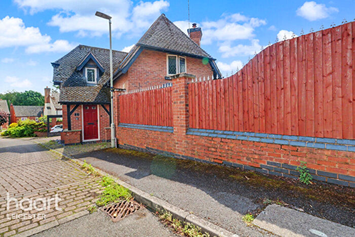 3 Bedroom Detached House For Sale In Mill Close, Leicester, LE4