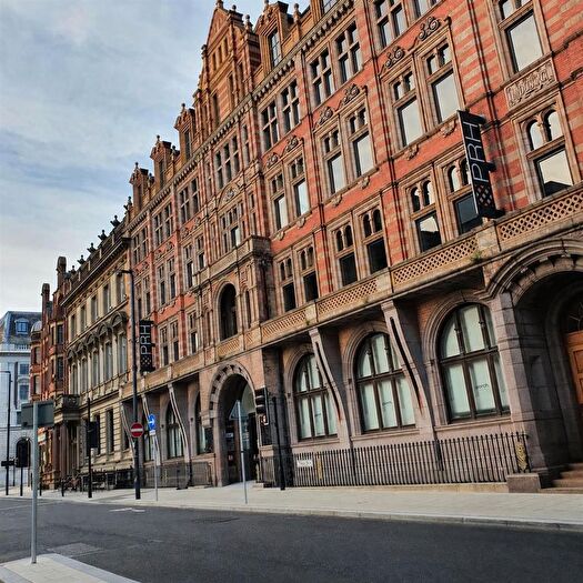 2 Bedroom Flat To Rent In Park Row, Leeds, LS1