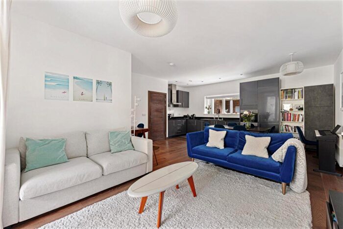 2 Bedroom Flat For Sale In Smeed Road, Fish Island, E3