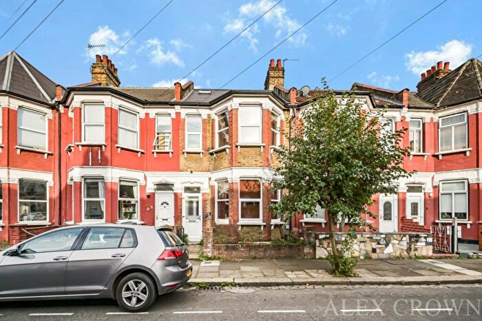 5 Bedroom Terraced House To Rent In Belmont Avenue, Turnpike Lane, N17