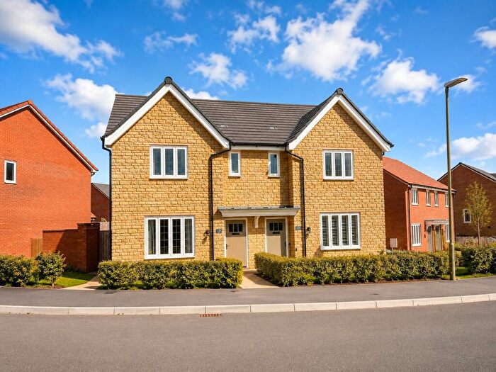 3 Bedroom Semi-Detached House For Sale In Proctor Way, Faringdon, Oxfordshire, SN7