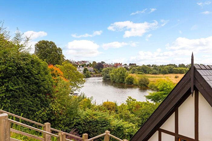 2 Bedroom Apartment For Sale In Dee Hills Park, Chester, Cheshire, CH3