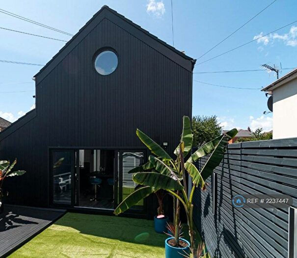 3 Bedroom Detached House To Rent In Seabourne Road, Southbourne, BH5