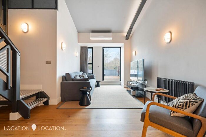 1 Bedroom Flat To Rent In Cotton Exchange, N16