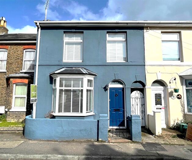 3 Bedroom End Of Terrace House For Sale In Blenheim Road, Deal, Kent, CT14