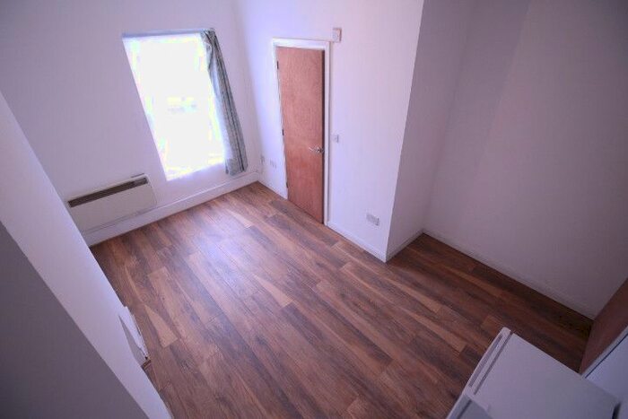 1 Bedroom Terraced House To Rent In Parchmore Road, Thornton Heath, Surrey CR7