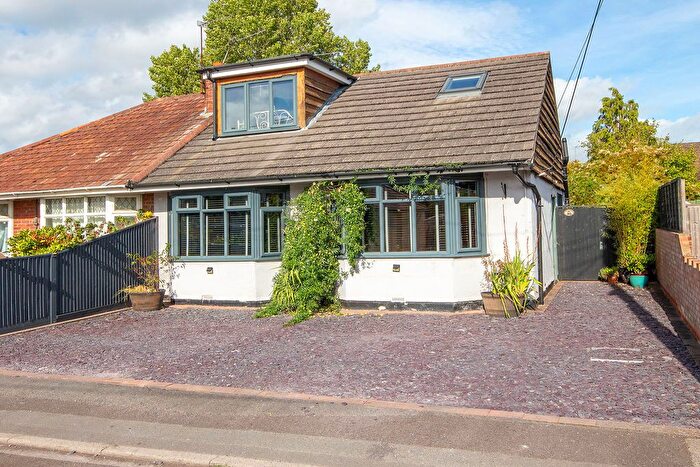 3 Bedroom Semi-Detached Bungalow For Sale In Brokenford Avenue, Totton, SO40