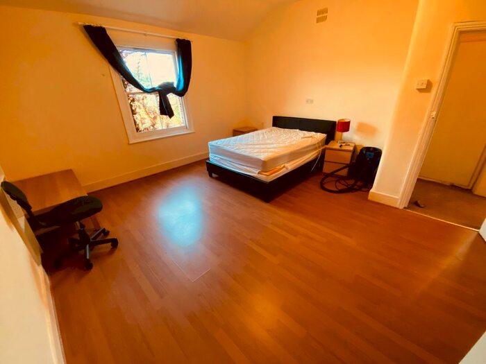 2 Bedroom Flat To Rent In Gloucester Drive, Finsbury Park, N4