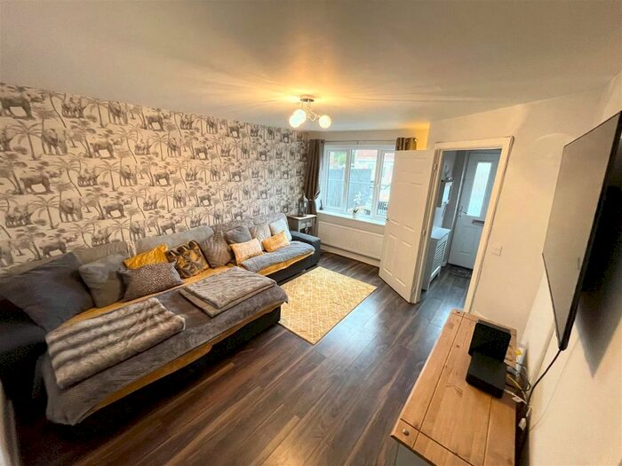 3 Bedroom Semi-Detached House To Rent In Elm Way, Castleford, WF10