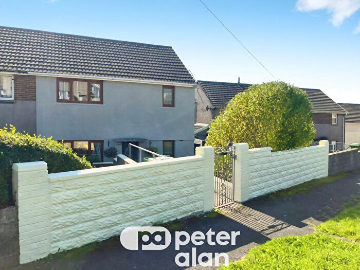 3 Bedroom House To Rent In Heol Y Glyn, Tonyrefail, CF39