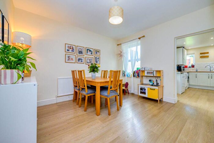 3 Bedroom Terraced House For Sale In Newport Road, Reading, RG1